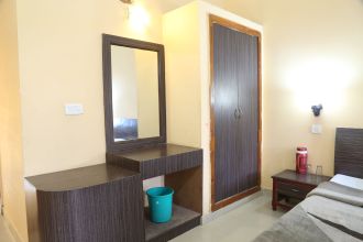 Hotel Holiday
