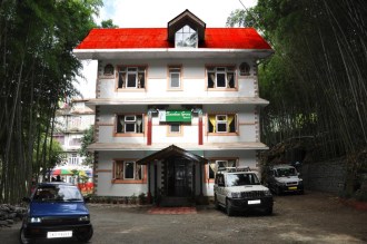 Bamboo Grove Retreat Hotel