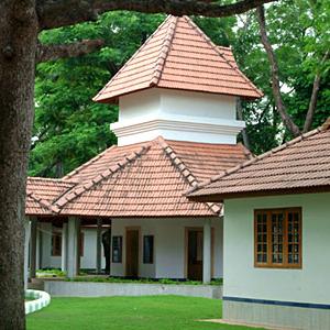 Thanneermukkom Ayurvedic Lake Resort (KTDC)