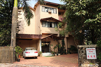 Lion's Den Hotel Lion's Den Hotel