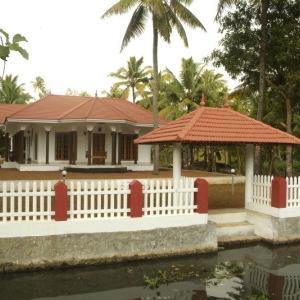 Coconut Creek (Homestay)