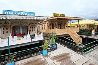 Hollywood Group Of Houseboats Hollywood Group Of Houseboats